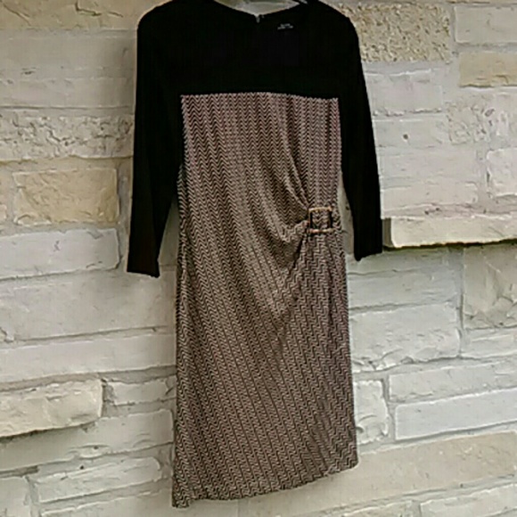 Tahari Dresses & Skirts - Tahari midi 👗dress size 6
